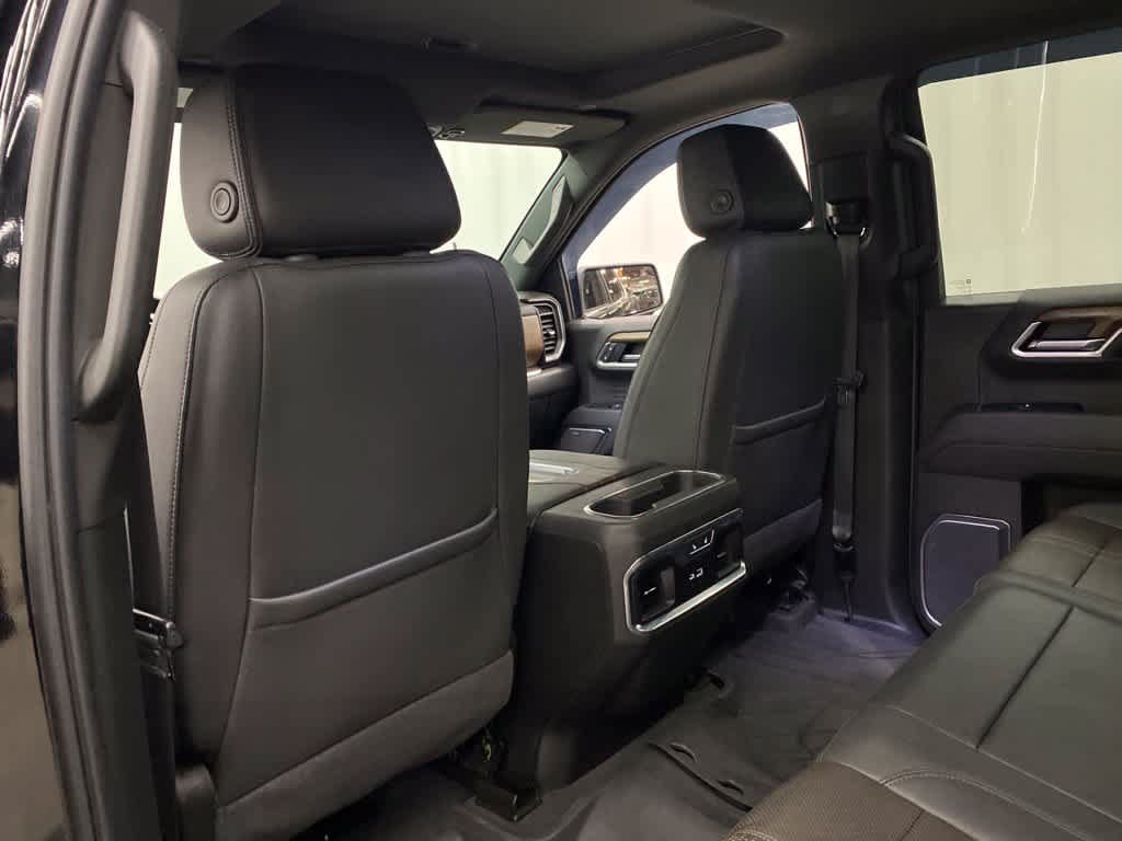 Used 2022 Chevrolet Silverado 1500 High Country w/ High Country Premium Package AWD/4WD image 15