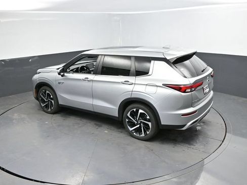 Used 2024 Mitsubishi Outlander 4WD Plug-In Hybrid image 48