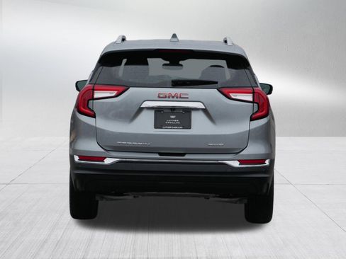 Used 2024 GMC Terrain SLT image 6