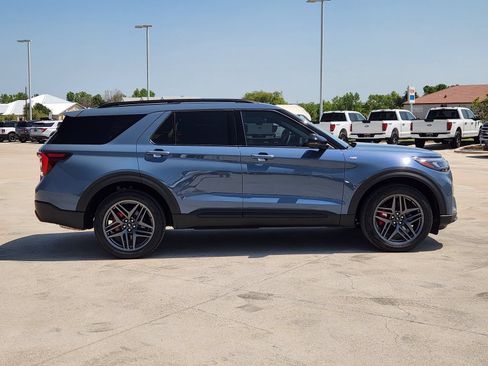 Used 2025 Ford Explorer ST-Line w/ Premium Package AWD/4WD image 7