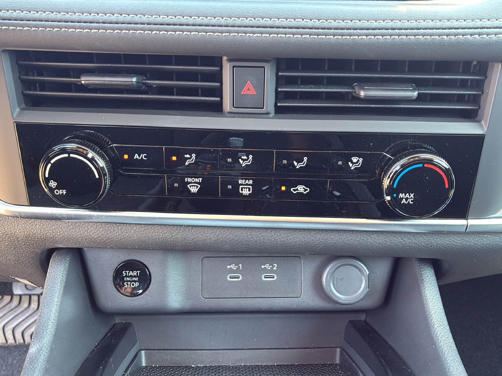 Used 2025 Nissan Rogue S FWD image 31