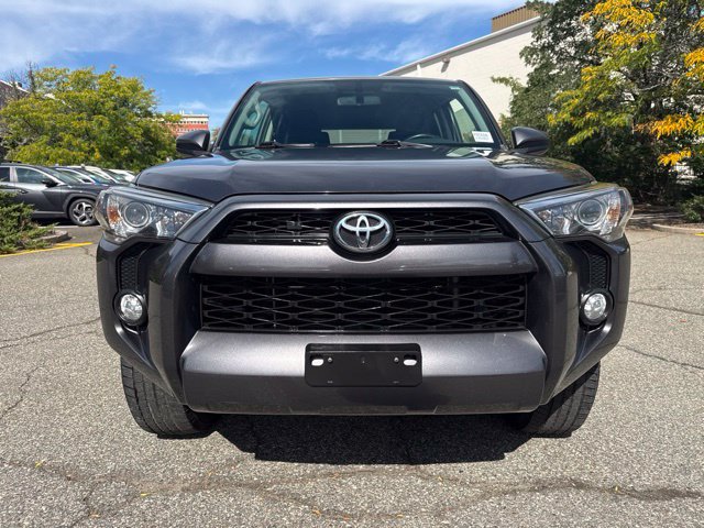 Used 2018 Toyota 4Runner SR5 AWD/4WD image 2