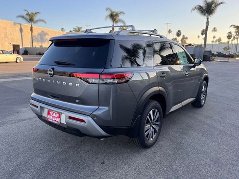 New 2025 Nissan Pathfinder SL image 7