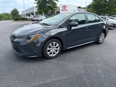 Used 2024 Toyota Corolla LE FWD image 2