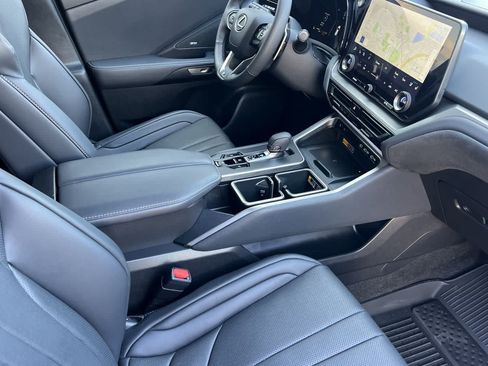 Used 2025 Lexus TX 500h AWD w/ Technology Package image 20