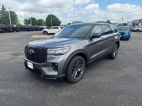 New 2026 Ford Explorer ST-Line w/ ST-Line Street Pack AWD/4WD image 5