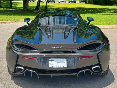 Used 2017 McLaren 570S Coupe image 12