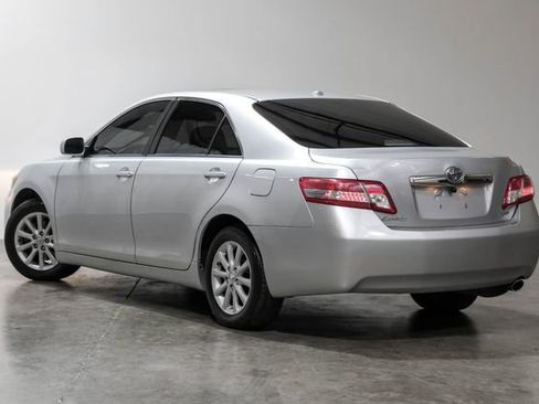 Used 2010 Toyota Camry XLE FWD image 15