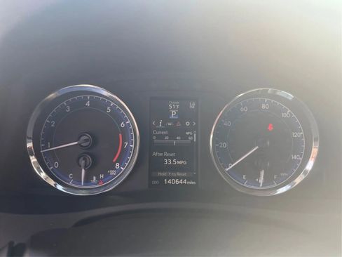 Used 2019 Toyota Corolla SE w/ Carpet Mat Package (TMS) image 18