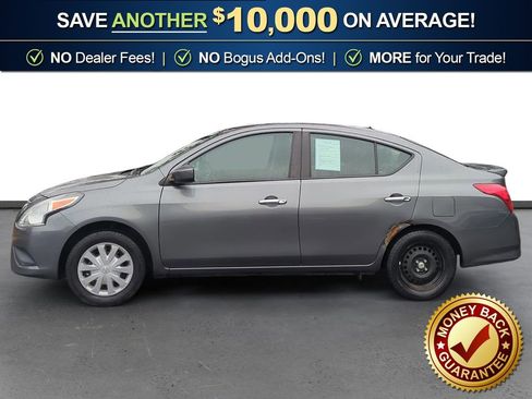 Used 2019 Nissan Versa SV image 2