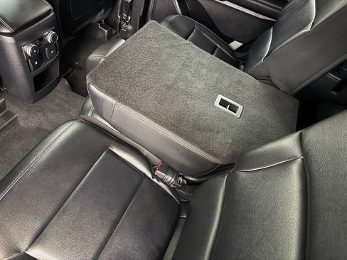Used 2020 Ford Explorer XLT w/ Equipment Group 202A RWD image 31