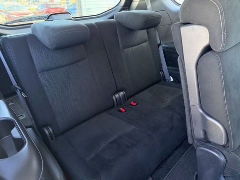 Used 2016 Nissan Pathfinder S image 16