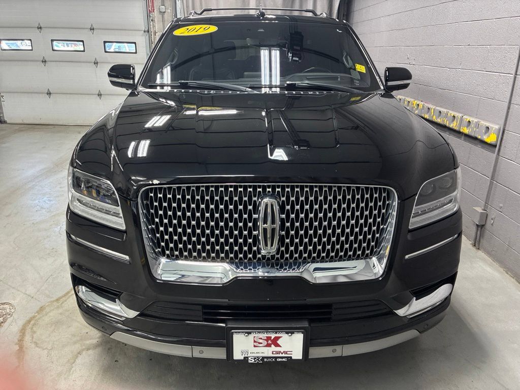 Used 2019 Lincoln Navigator L Reserve w/ Cargo Package AWD/4WD image 6