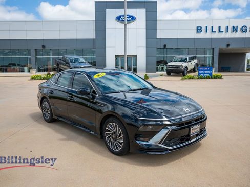 Used 2026 Hyundai Sonata Limited FWD image 1
