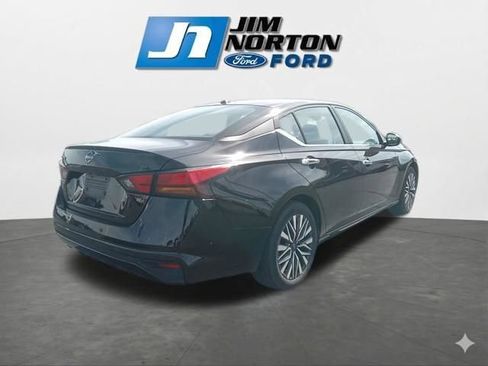 Used 2025 Nissan Altima 2.5 SV image 10