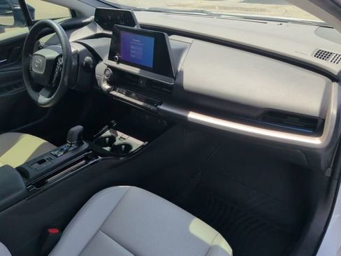 Used 2023 Toyota Prius XLE FWD image 18