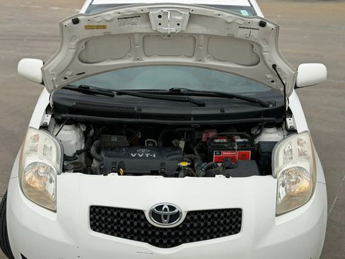 Used 2007 Toyota Yaris 2-Door Hatchback image 14