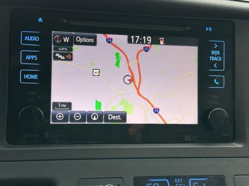 Used 2015 Toyota Sienna XLE image 25