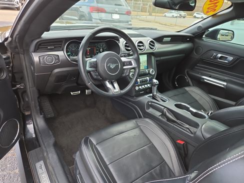 Used 2018 Ford Mustang Premium w/ Equipment Group 201A image 5