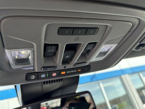 Used 2022 GMC Sierra 1500 SLT w/ SLT Premium Plus Package image 17