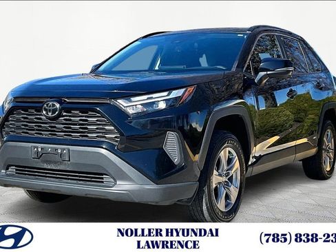 Used 2025 Toyota RAV4 XLE image 1