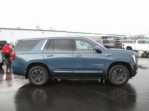 Used 2025 GMC Yukon Elevation w/ Elevation Premium Package image 5