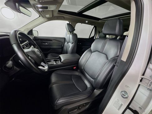 Used 2024 Honda Pilot Touring image 15