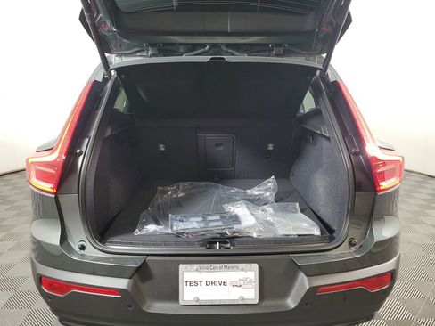 New 2026 Volvo XC40 B5 Core image 9