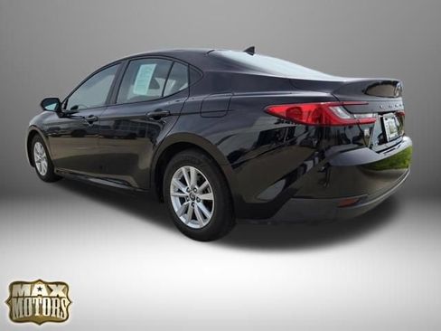 Used 2025 Toyota Camry LE FWD image 6