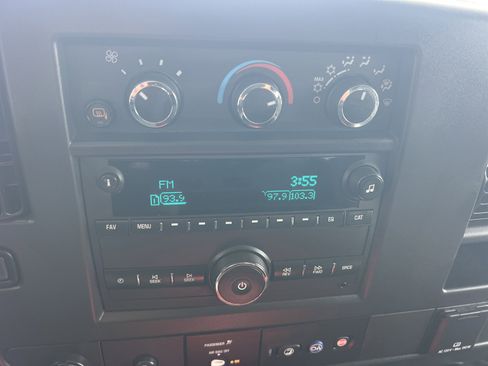 Used 2024 GMC Savana 2500 w/ Driver Convenience Package image 26