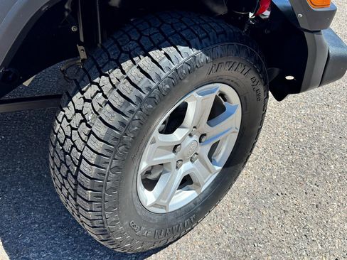 Used 2020 Jeep Wrangler Sport AWD/4WD image 8