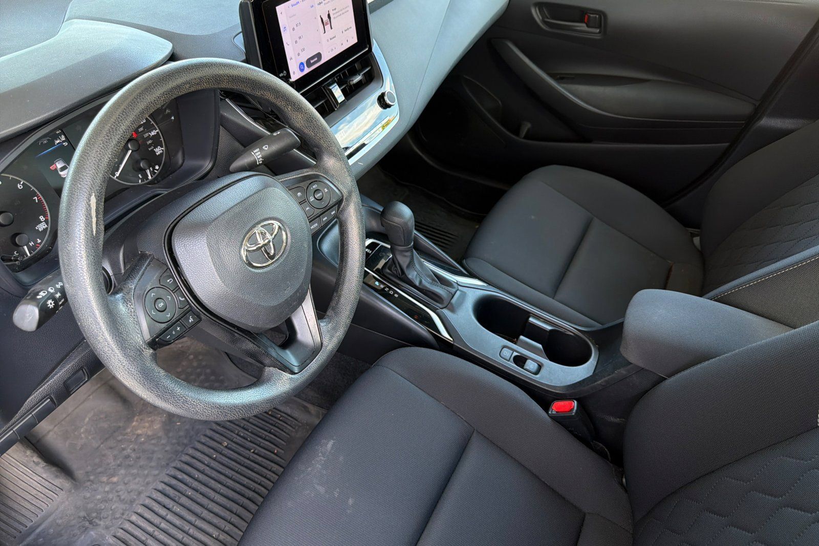 Used 2023 Toyota Corolla LE FWD image 12