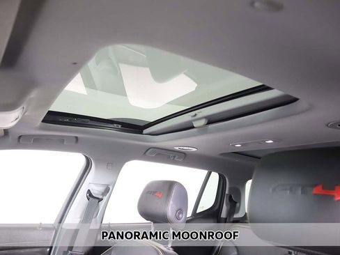 Used 2023 GMC Acadia AT4 w/ Technology Package image 4