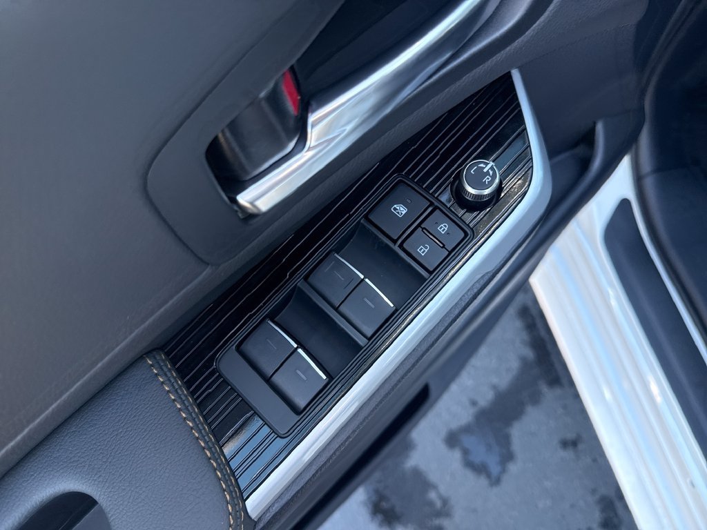 New 2026 Toyota Sienna XLE Woodland Edition AWD/4WD image 11