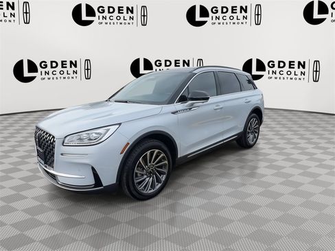 Certified 2025 Lincoln Corsair Reserve w/ Rear Removable Package Tray image 4