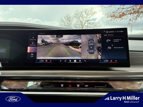 Used 2025 BMW 760i xDrive w/ Premium Package image 29