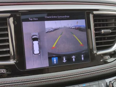 Used 2020 Chrysler Pacifica Limited w/ Advanced Safetytec Group FWD image 32