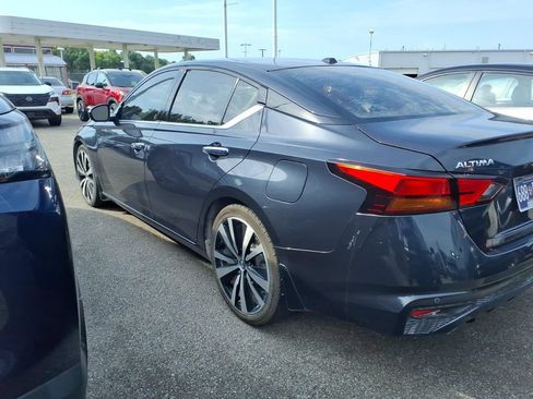 Used 2020 Nissan Altima 2.5 Platinum FWD image 3