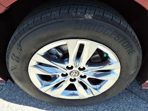 Used 2025 Toyota Sienna XLE w/ XLE Plus Package AWD/4WD image 10