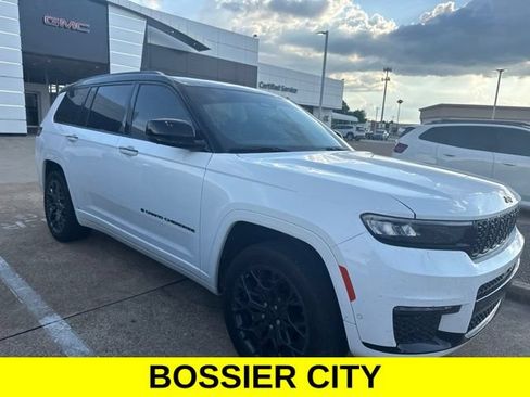 Used 2025 Jeep Grand Cherokee L Summit w/ Obsidian Package AWD/4WD image 3