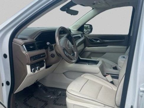 Used 2022 GMC Yukon XL Denali w/ Denali Premium Package AWD/4WD image 16