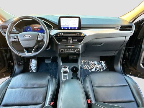 Used 2020 Ford Escape SE Sport image 3