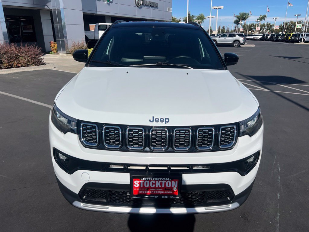 Used 2025 Jeep Compass Limited AWD/4WD image 4
