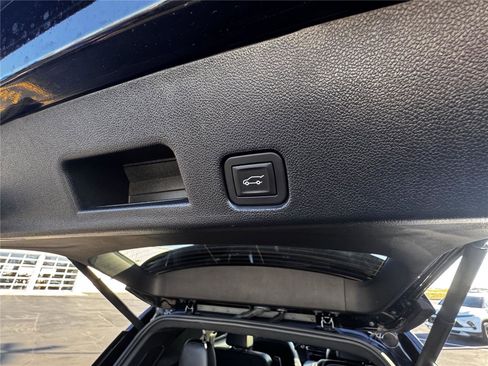 Used 2024 Chevrolet Traverse RS w/ LPO, Floor Liner Package AWD/4WD image 10