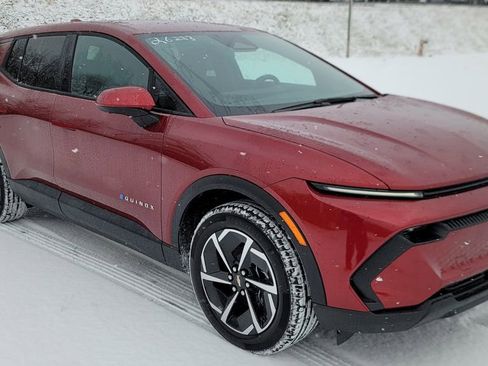 New 2026 Chevrolet Equinox EV LT image 2