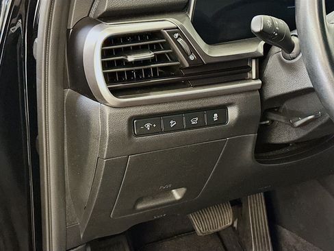 Used 2025 Kia Telluride S AWD/4WD image 17