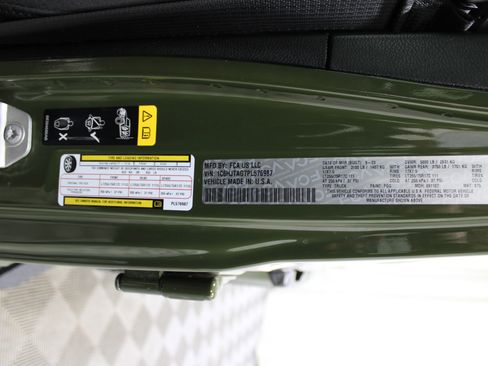 Used 2023 Jeep Gladiator Willys image 40