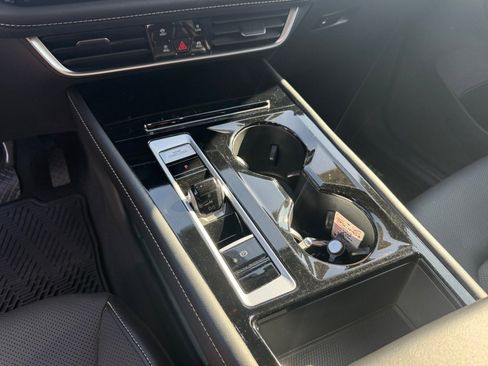 Used 2024 Volkswagen Atlas SE image 24