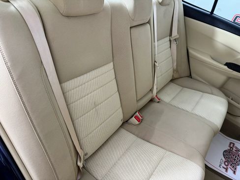Used 2017 Toyota Camry LE FWD image 32