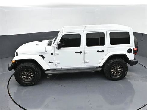 Used 2021 Jeep Wrangler Unlimited Sahara AWD/4WD image 32